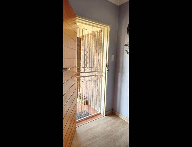 3 BEDROOM HOUSE FOR SALE IN LENNOXTON
